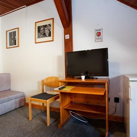 Lenau Haz Bed & Breakfast Печ Екстериор снимка