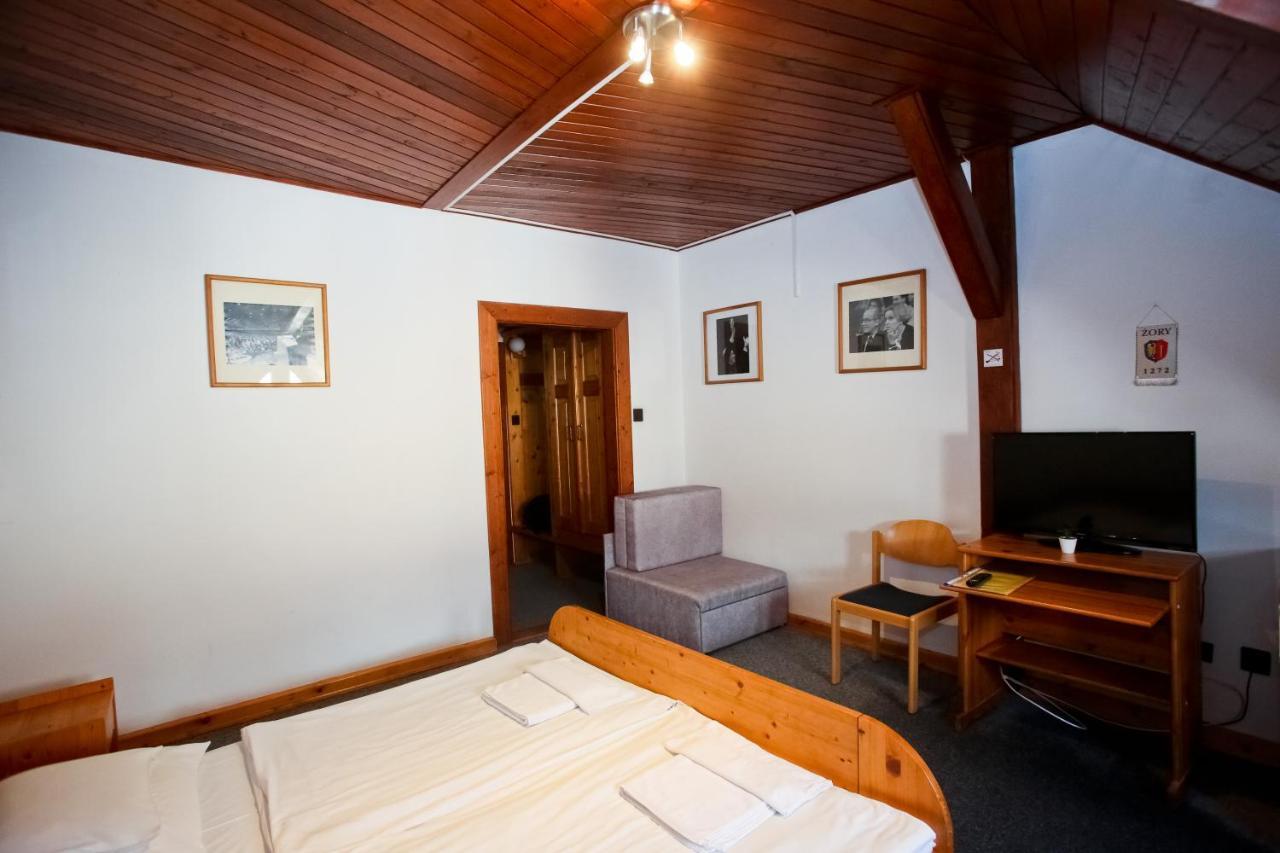 Lenau Haz Bed & Breakfast Печ Екстериор снимка