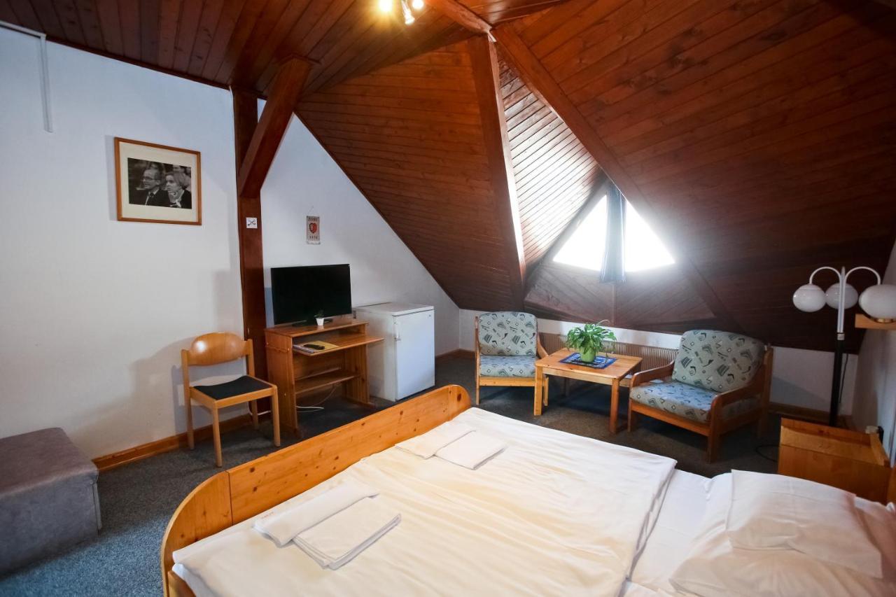 Lenau Haz Bed & Breakfast Печ Екстериор снимка