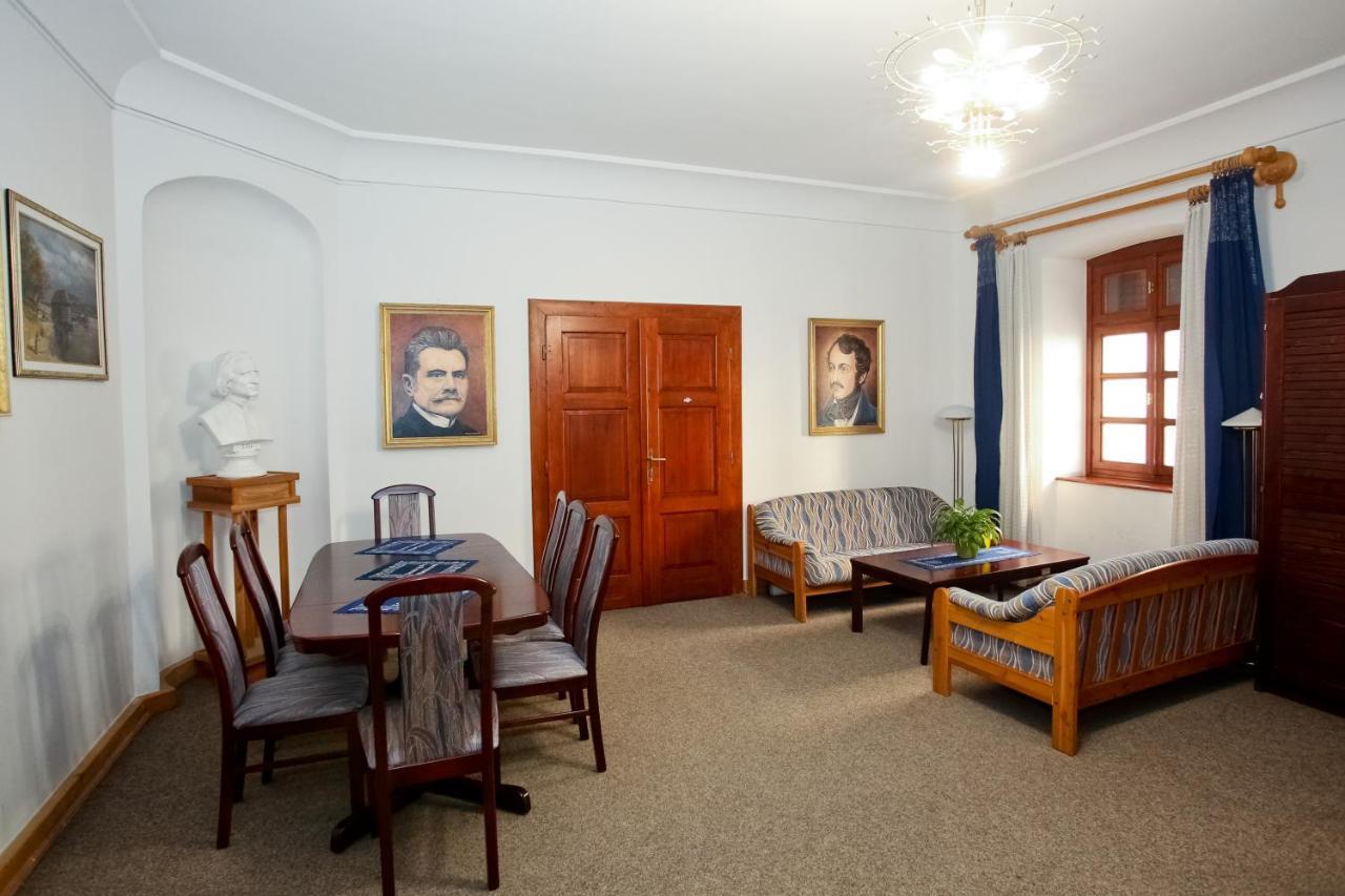 Lenau Haz Bed & Breakfast Печ Екстериор снимка
